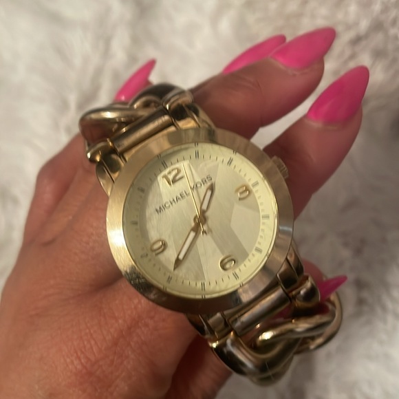 Michael Kors Gold Watch - Picture 5 of 8